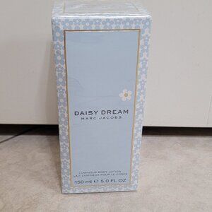 Marc Jacobs Daisy Dream body lotion
